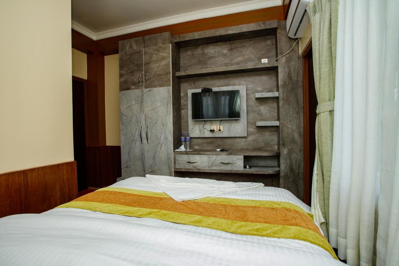 Gauri Shankar Hotel นาการ์ก็อต ภายนอก รูปภาพ
