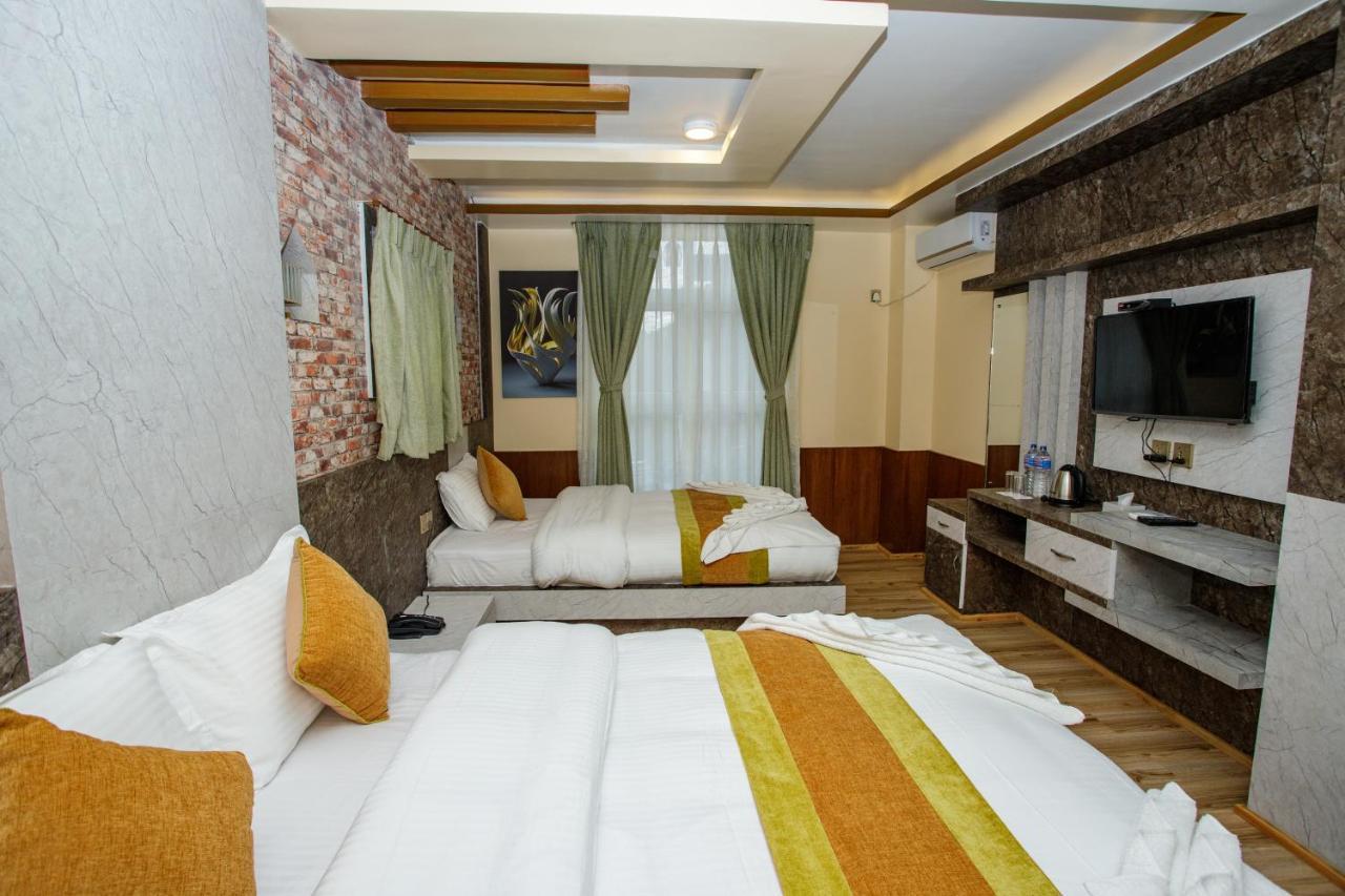 Gauri Shankar Hotel นาการ์ก็อต ภายนอก รูปภาพ
