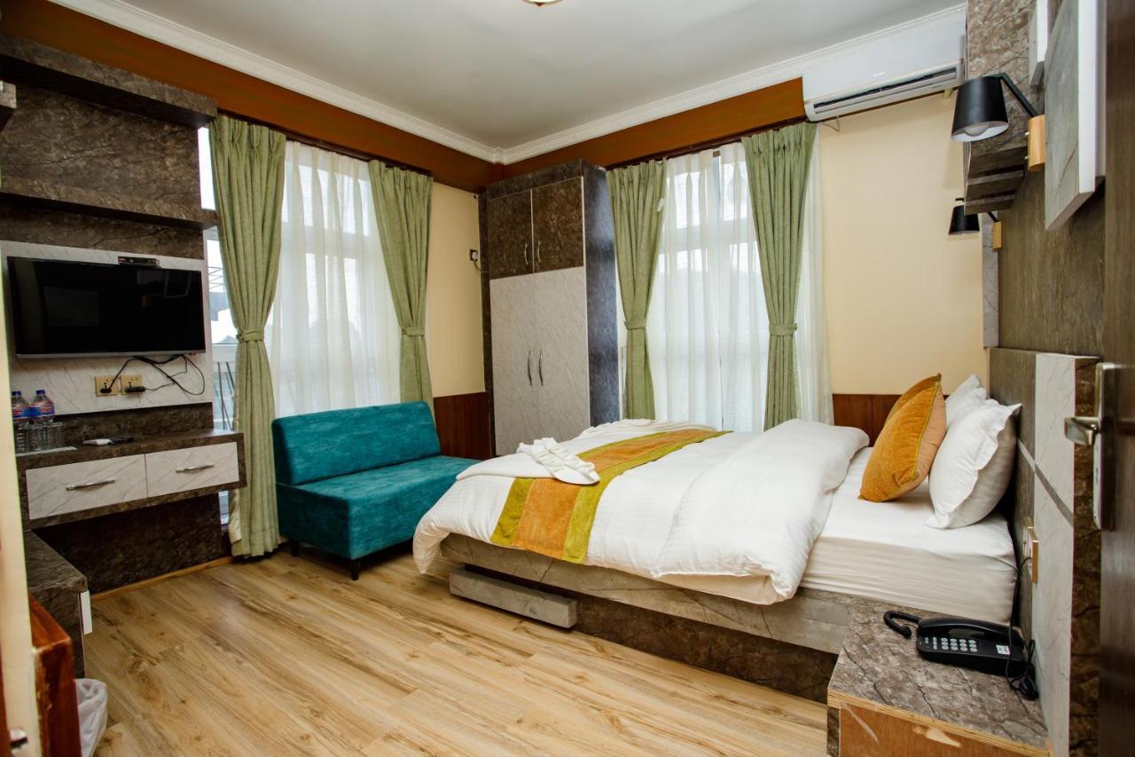 Gauri Shankar Hotel นาการ์ก็อต ภายนอก รูปภาพ